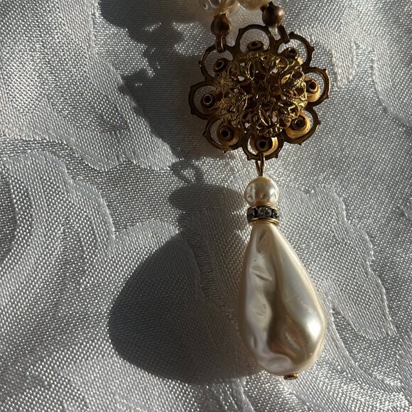 MIRIAM HASKELL BAROQUE FAUX PEARL RHINESTONE DROP NECKLACE - Picture 8 of 8